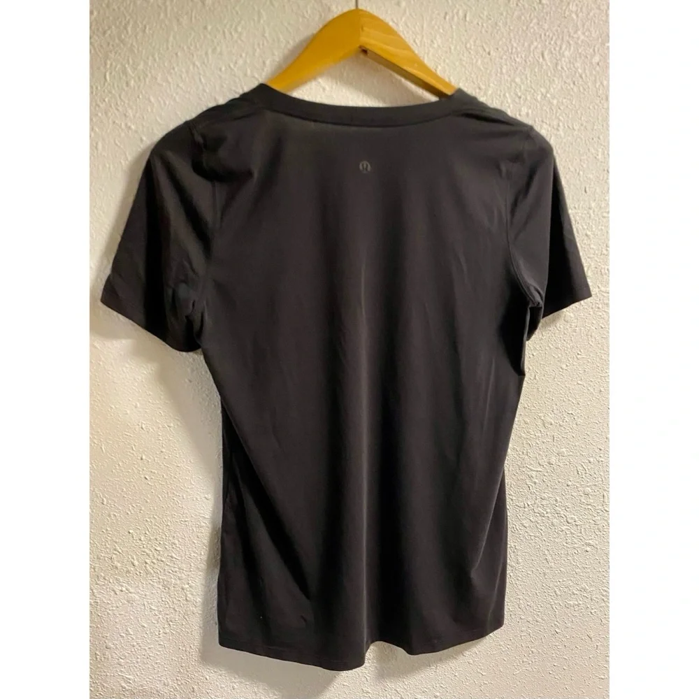 Lululemon Black V-Neck Women's Top large - Picture 2 of 2